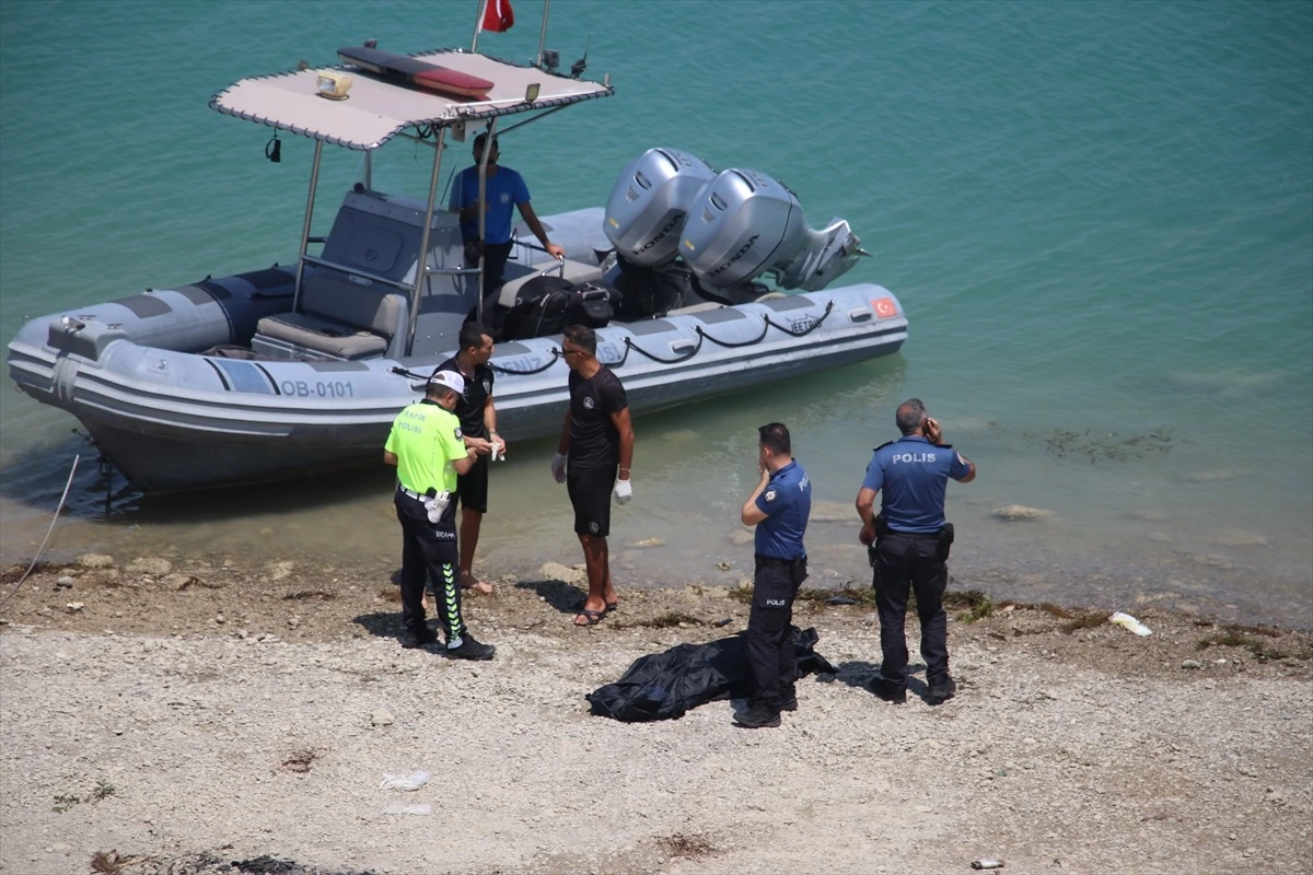 Adana’da Köprüden Baraj Gölüne Düşen Aile Hayatını Kaybetti